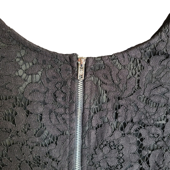 Black Lace Crop Blouse - Picture 4 of 12